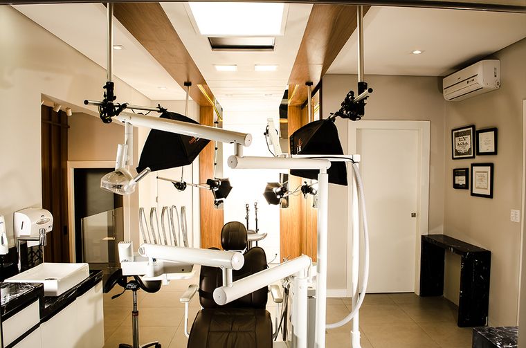 Consultório com tecnologia de fotografia odontológica
